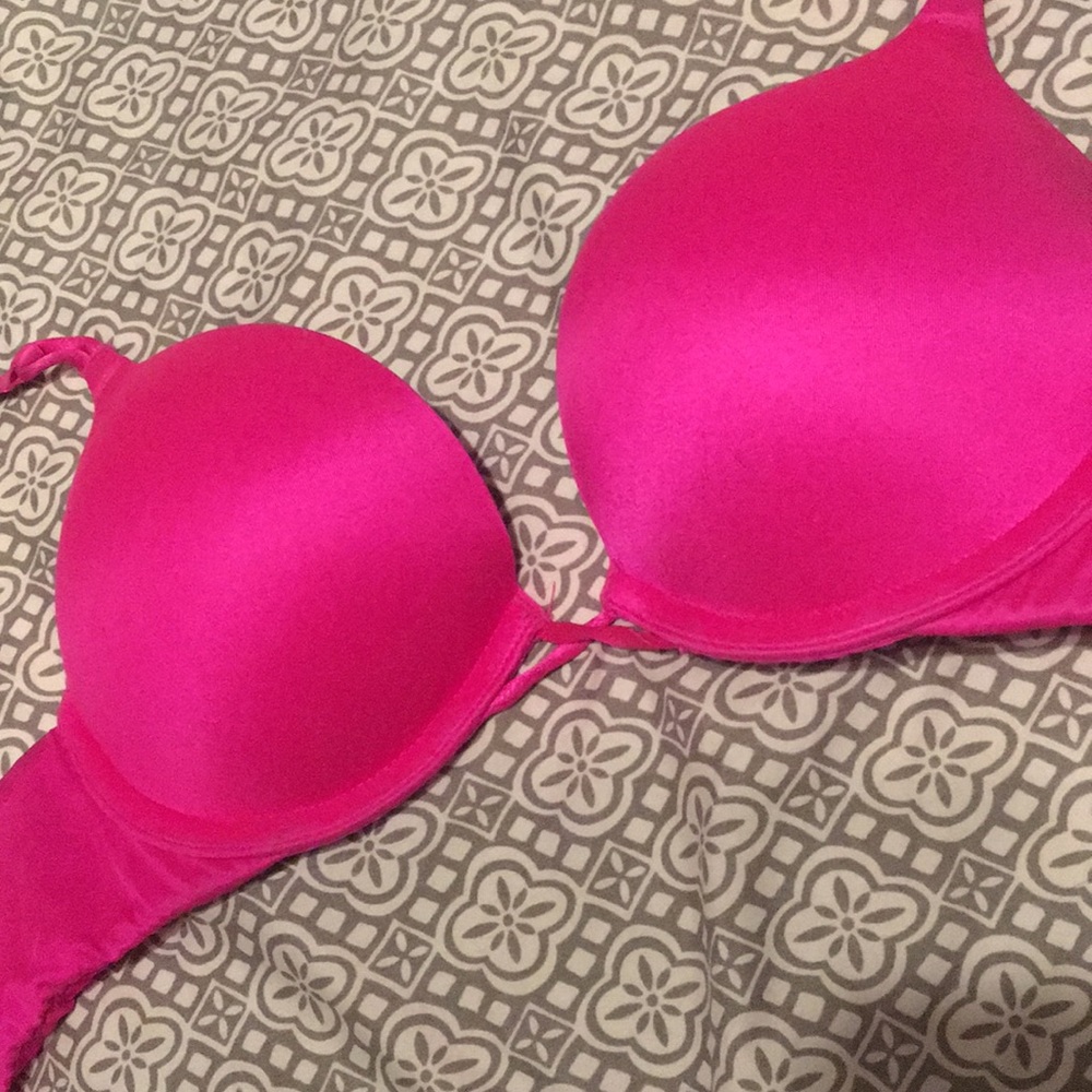 Victoria's Secret bombshell bra